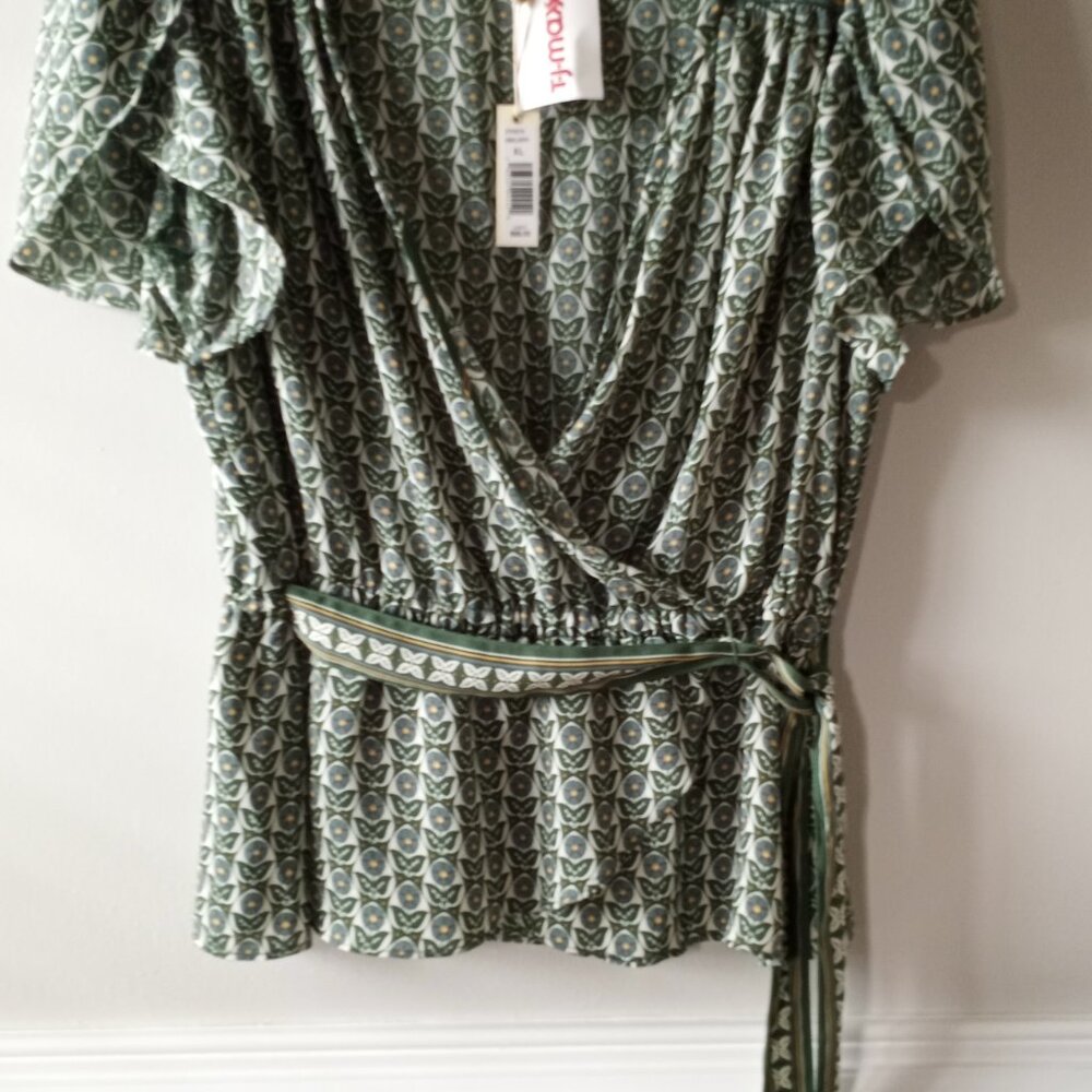 'MAX STUDIO' NWT Abstract Tulip Sleeve Top XL - Picture 9 of 12
